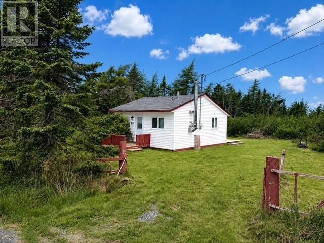 20 Beaver Pond Road — photo 1