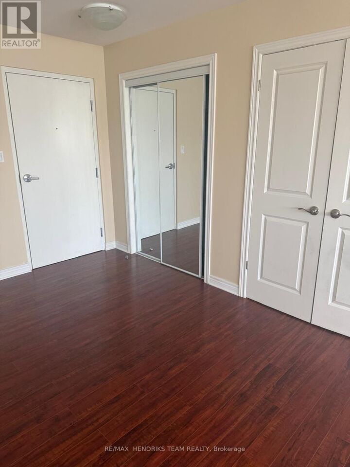 Property Photo:  320 Vine Street 2B  ON L2M 4T3 