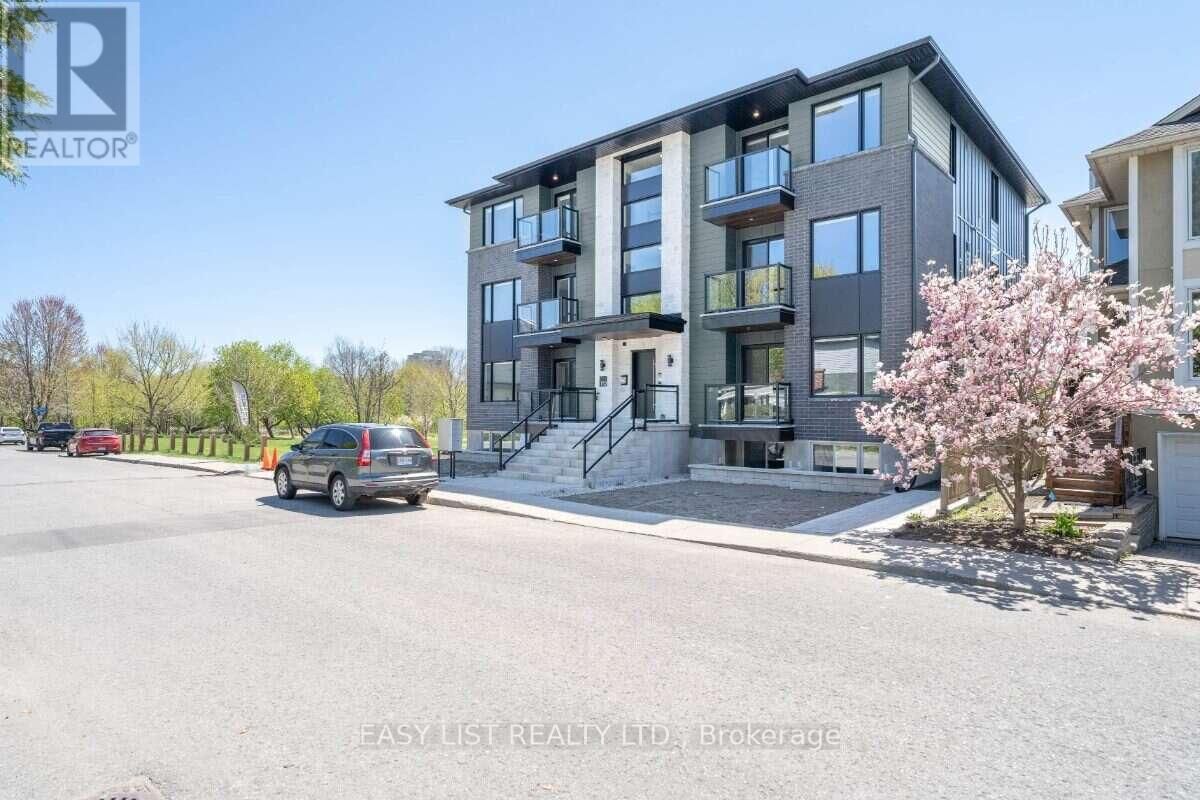 Property Photo: 152 Springhurst Avenue 7 ON K1S 0E5