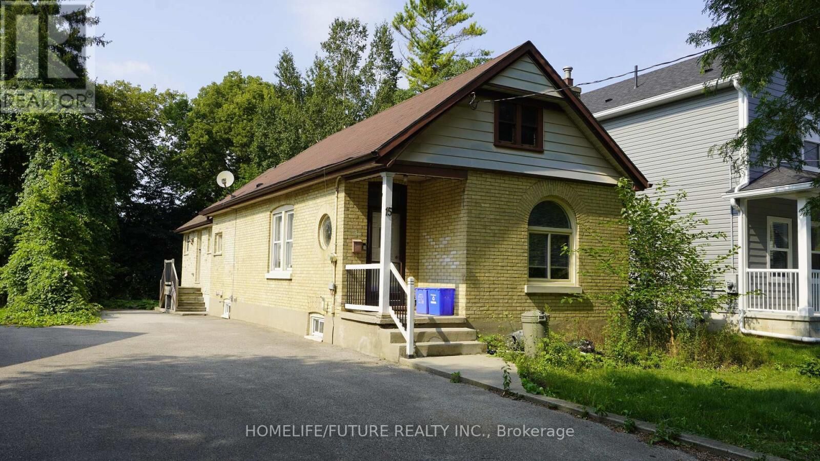 Property Photo: 15 Charles Street ON N6H 1H1