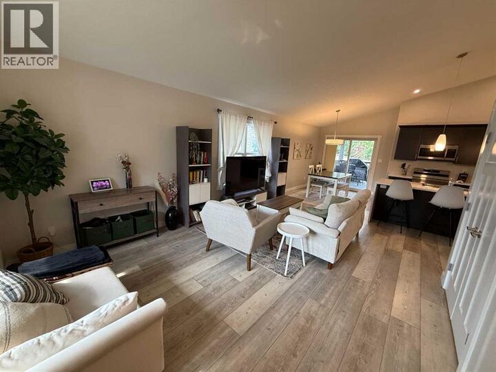 Property Photo: 223 Eaton Drive AB T7V 0A1