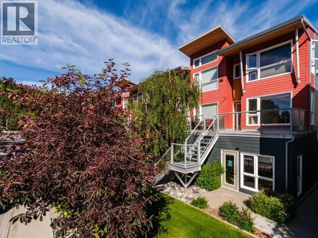 Property Photo: 11-11-404 Hanson Street YT Y1A 1Z1