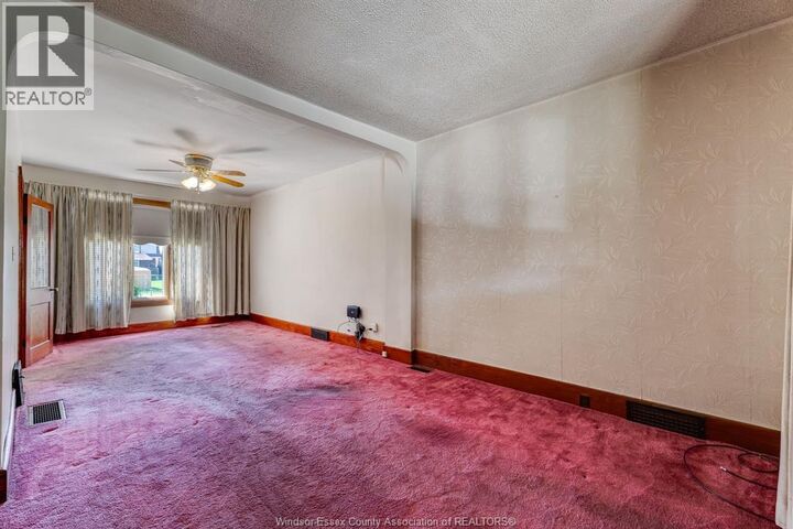 Property Photo: 1437 Gladstone Avenue ON N8X 2P9