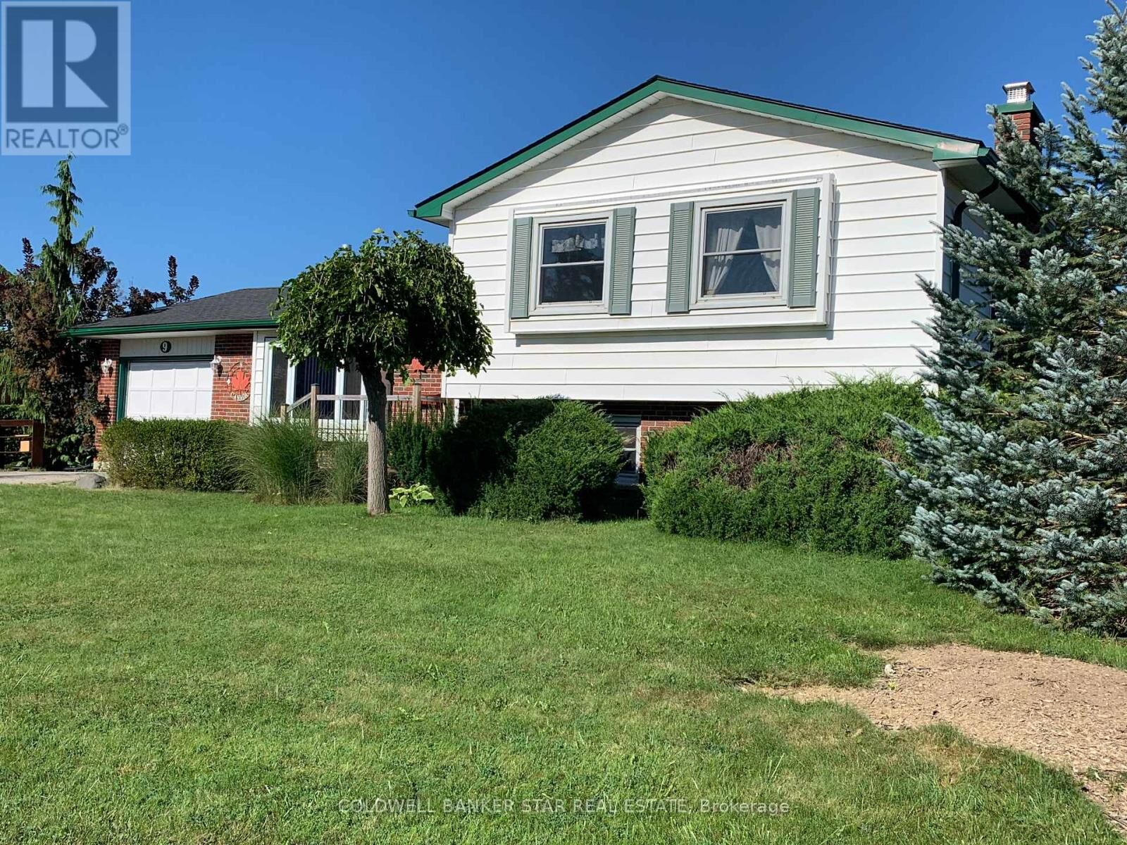 Property Photo: 9 Lakeview Circle ON N5P 4B3