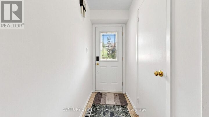 Property Photo:  3441 Oakglade Crescent  ON L5C 1X4 