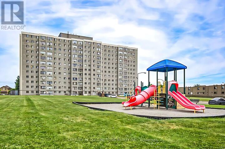 Property Photo: 940 Caledonia Road 611 ON M6B 2G8
