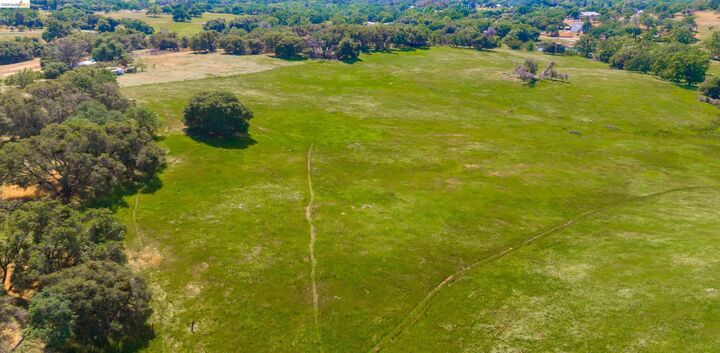Property Photo:  9325 Fraguero Rd  CA 95370 