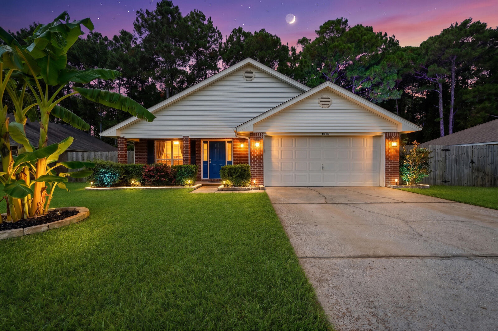 Property Photo: 8595 Wilburn Cove FL 32566