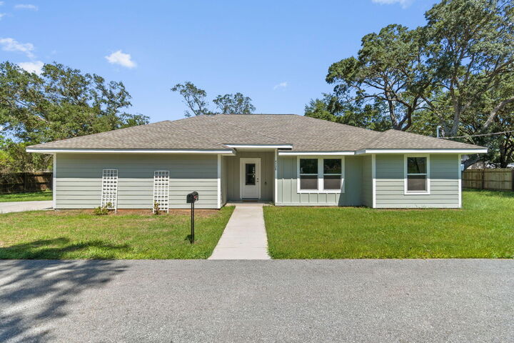 Property Photo: 4728 Bay Breeze Drive FL 32563