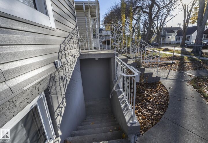 Property Photo:  11427 90 Street NW  AB T5B 3X8 