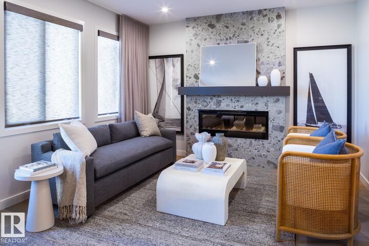 Property Photo: 5316 Hawthorn Close SW AB T6X 3N5