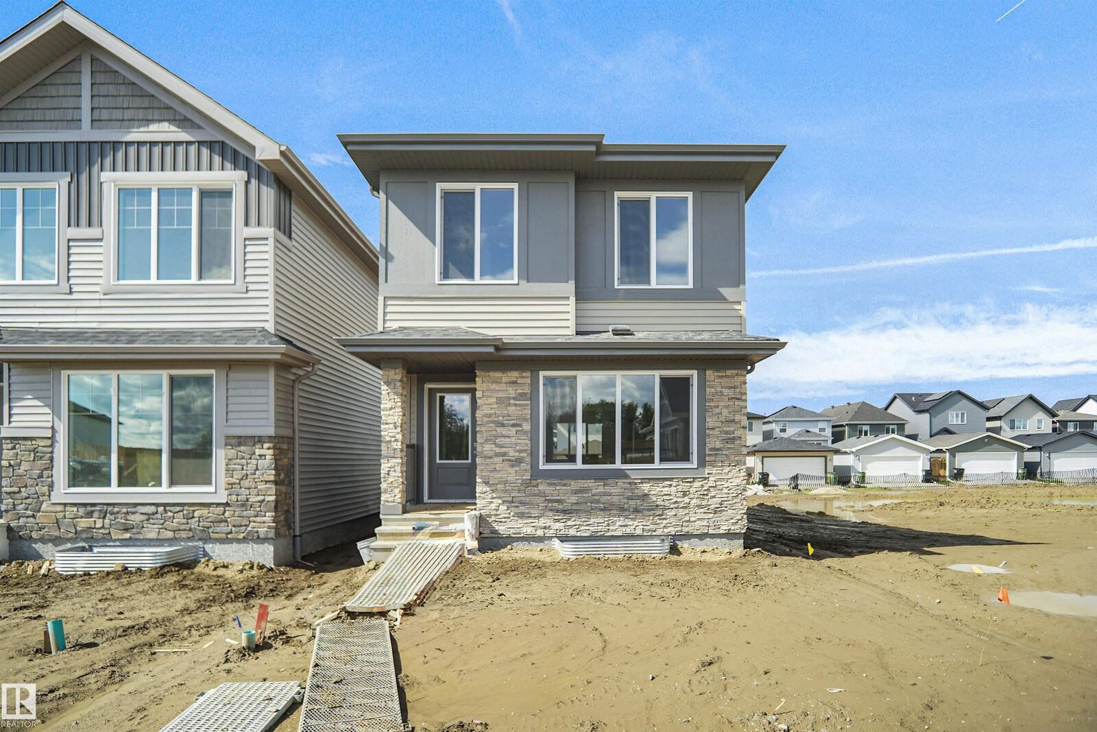 Property Photo: 33 Leawood Link AB T7X 4V1
