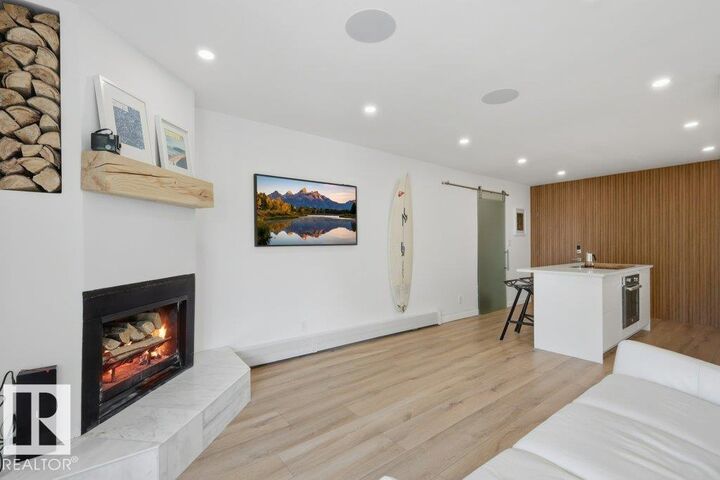 Property Photo:  4415 Lakeshore Drive 6  AB T4S 1C7 