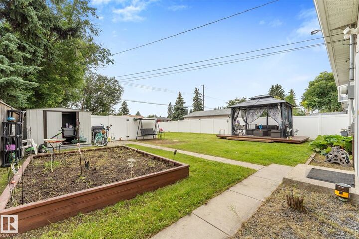 Property Photo: 12923 137 Avenue NW AB T5L 4C3
