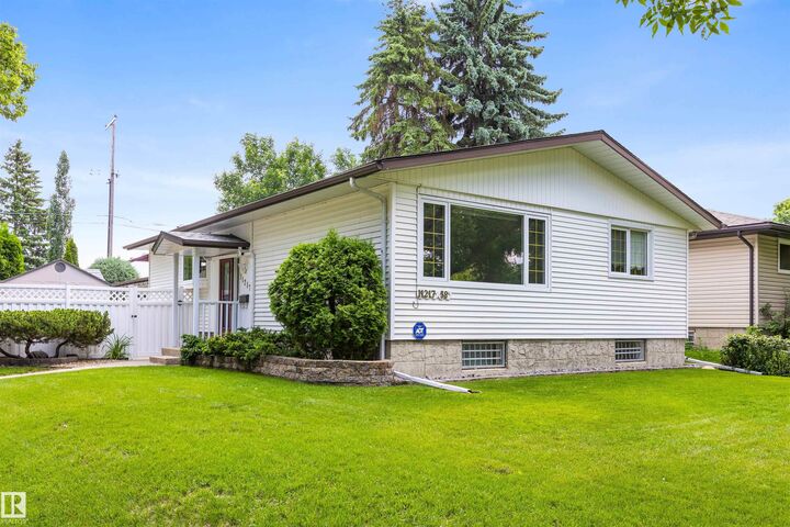 Property Photo:  11217 38 Street NW  AB T5W 2G3 