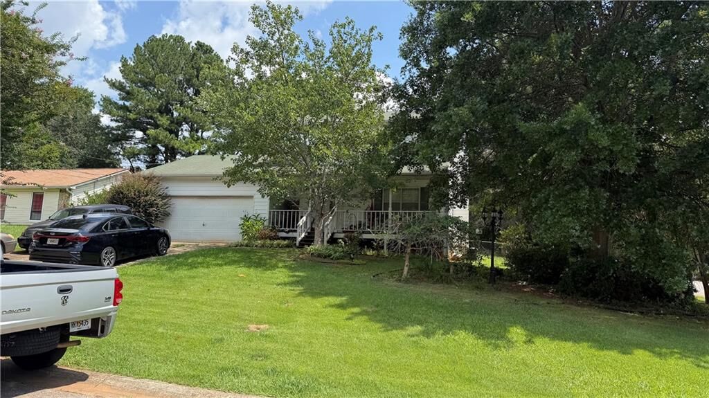Property Photo:  195 Kingsport Drive  GA 30046 
