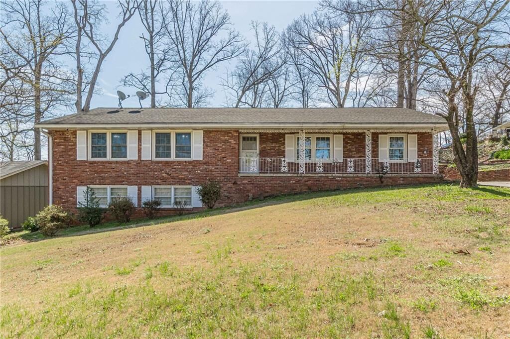 Property Photo:  2110 Lavista Circle  GA 30354 