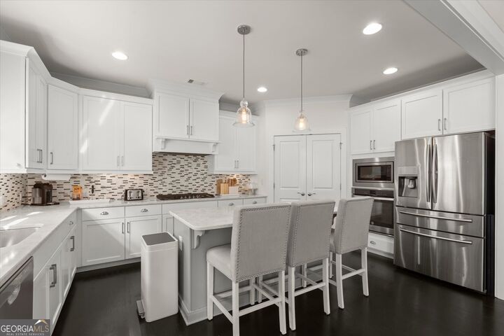 Property Photo:  1940 Park Chase Lane NE  GA 30324 