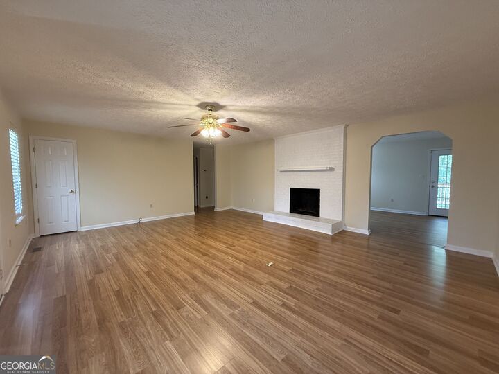 Property Photo:  422 King Lane  GA 30824 