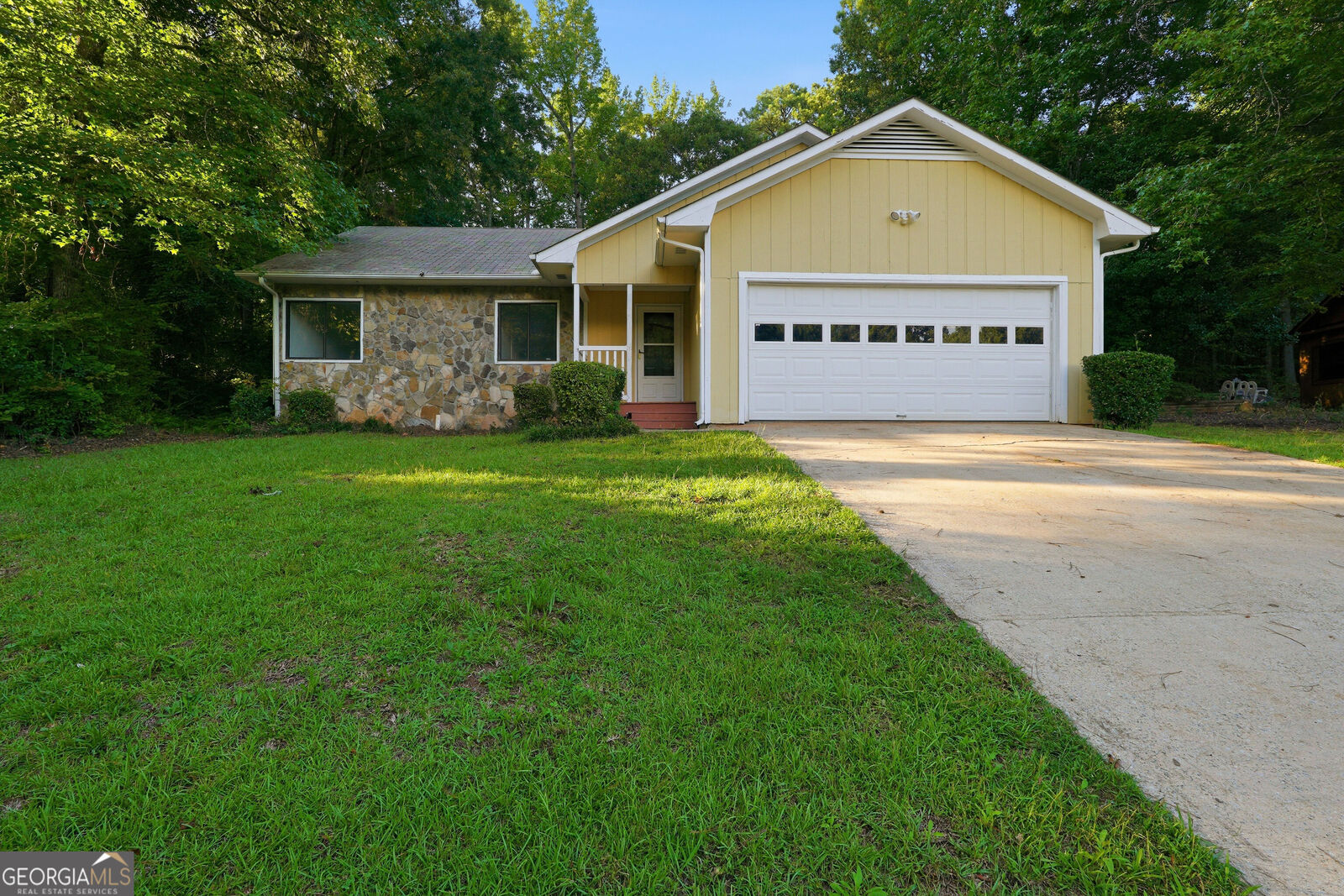 Property Photo:  140 Forrest Brook Drive  GA 30268 