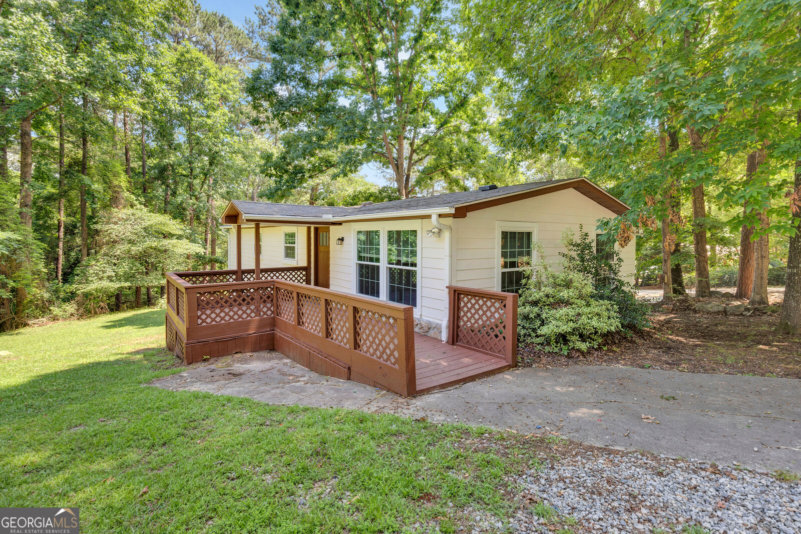 Property Photo:  461 Cardinal Drive  GA 31064 