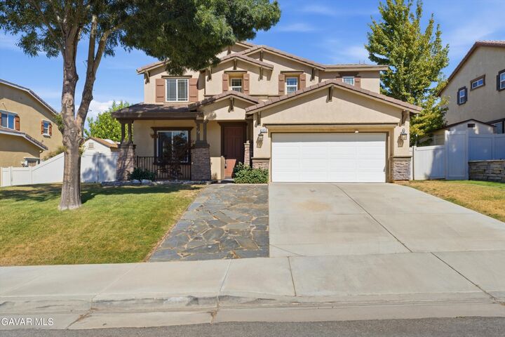 Property Photo:  1450 S Green Street  CA 93561 