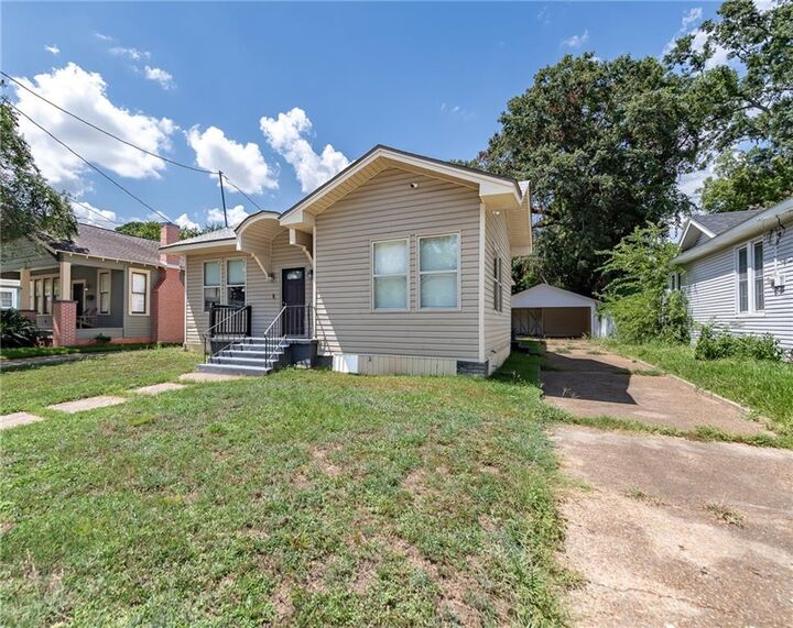 Property Photo: 2214 Thornton Court LA 71301