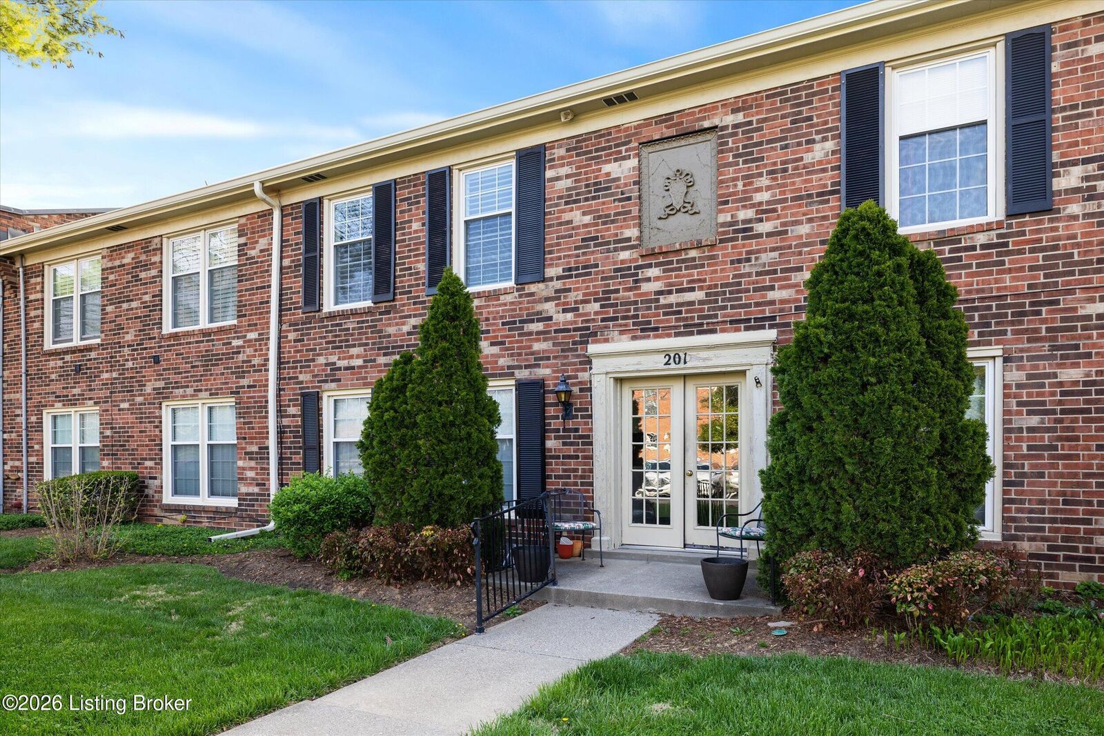 Property Photo: 201 Ramsgate Gardens Ct 104 KY 40207