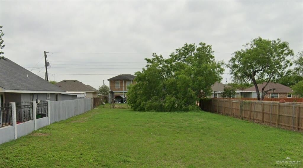 Property Photo:  812 E Castillo Avenue  TX 78577 