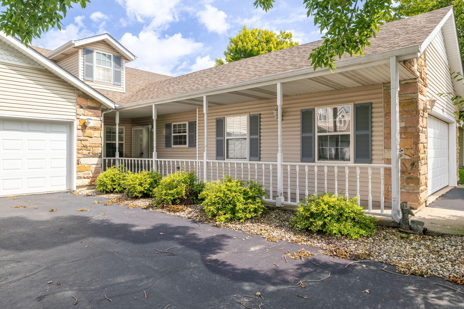 Property Photo: 2175 Ramblewood Drive IN 46322