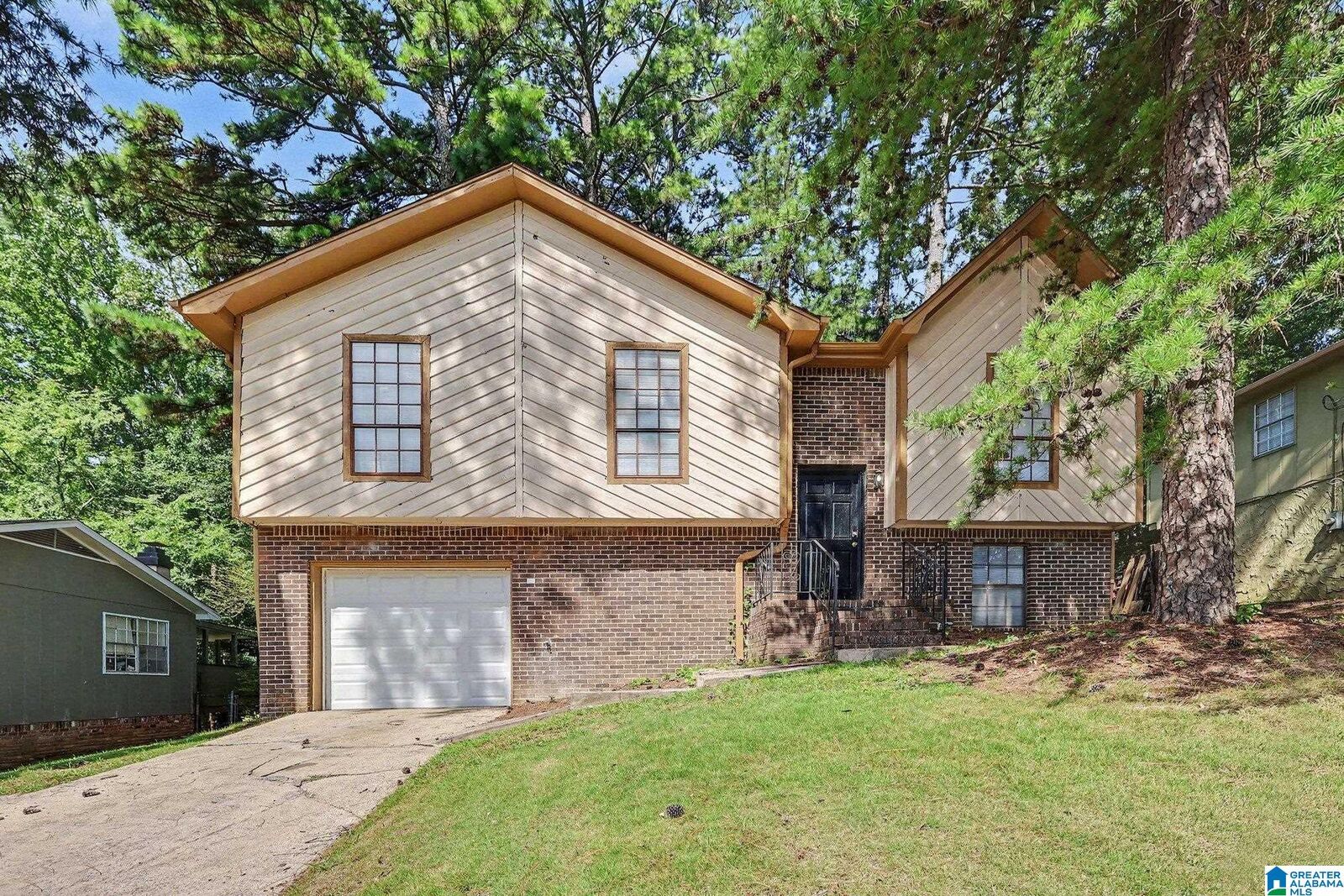 Property Photo:  749 Nytol Circle  AL 35210 