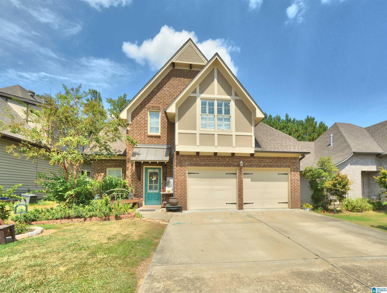 Property Photo: 215 Lorrin Lane AL 35147