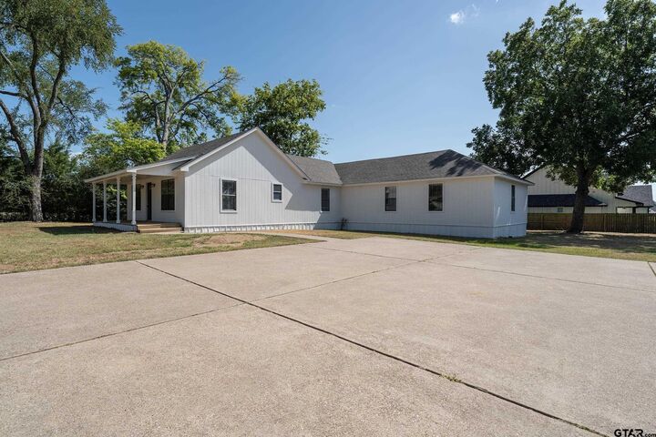 Property Photo:  619 Martin Street  TX 75758 