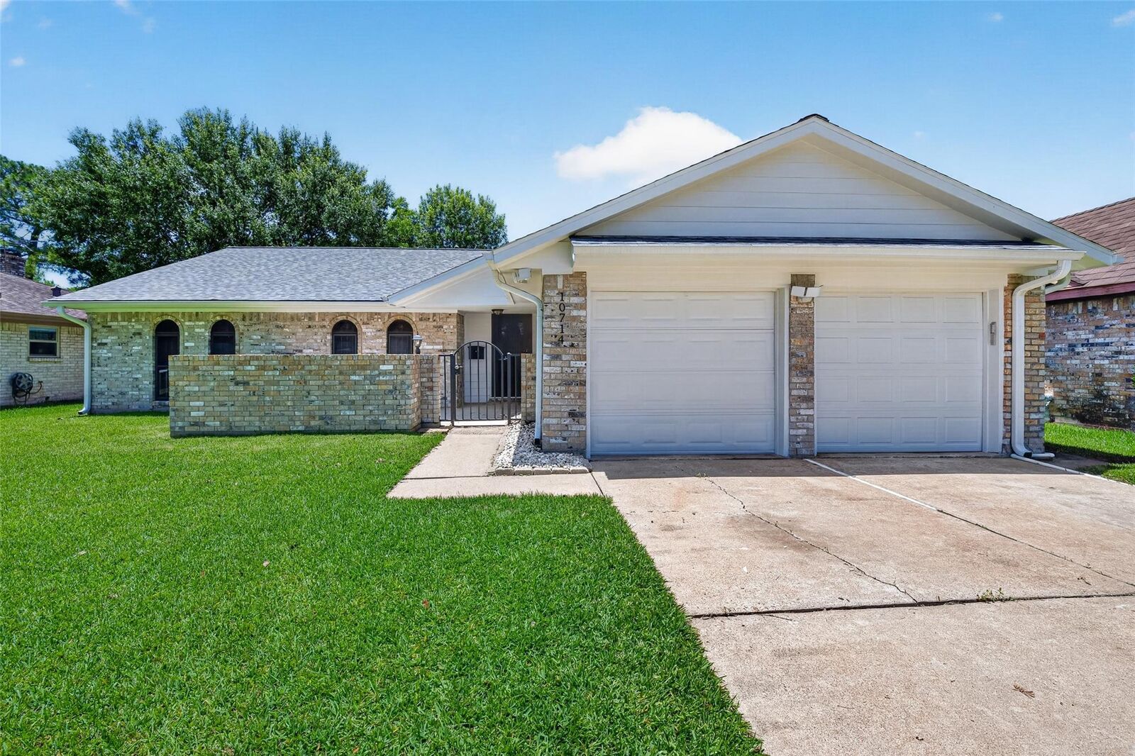 Property Photo:  10714 Sagewind Drive  TX 77089 