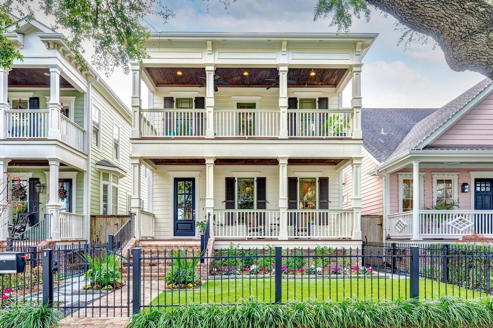 Property Photo:  310 W 17th Street  TX 77008 