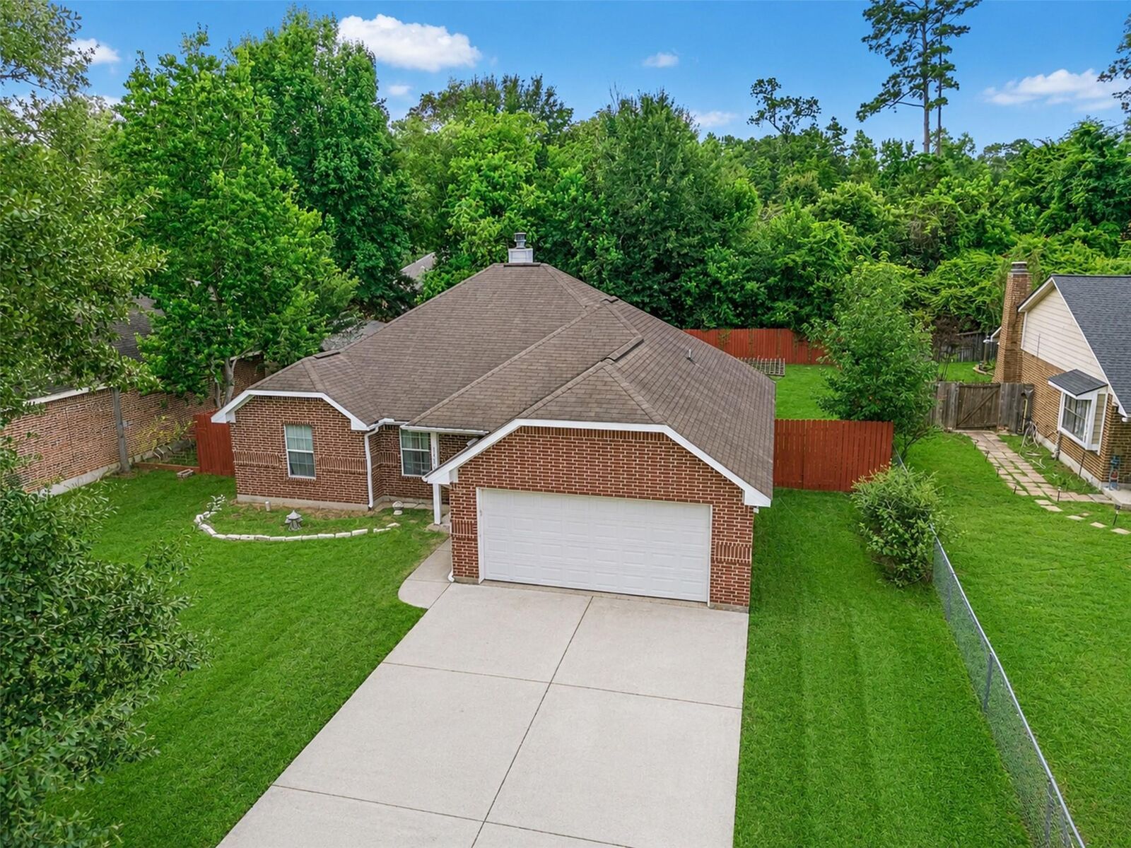 Property Photo:  1600 Sweetgum Street  TX 77385 