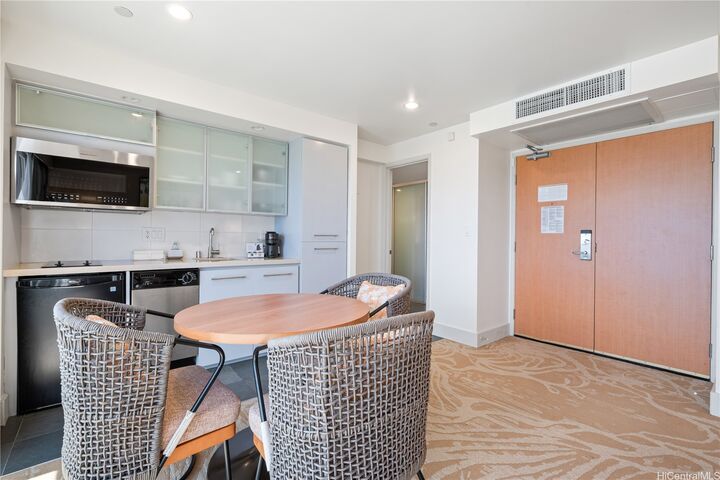 Property Photo:  410 Atkinson Drive 1707  HI 96814 