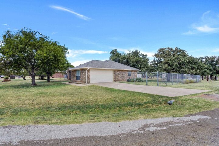 Property Photo: 105 County Road 146 TX 78611