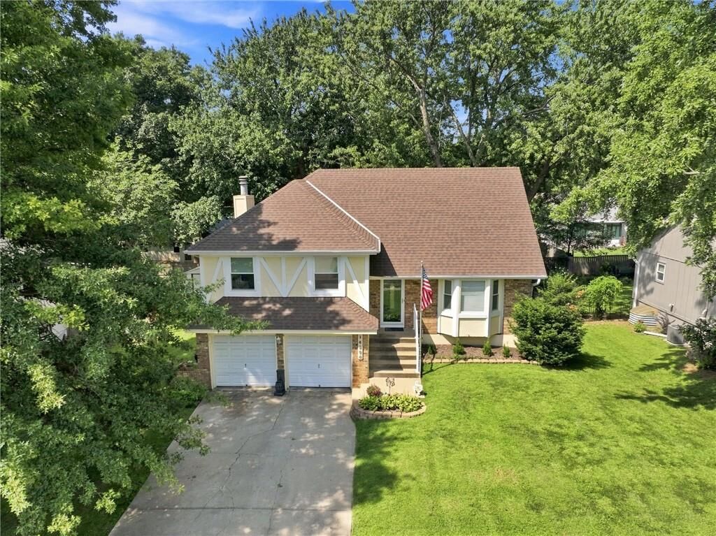 Property Photo:  14224 S Cottonwood Drive  KS 66062 