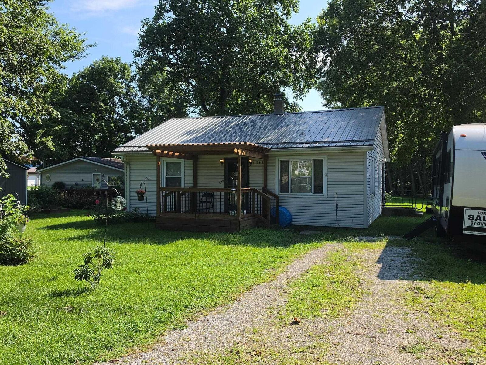 Property Photo: 312 N East Street IN 46542