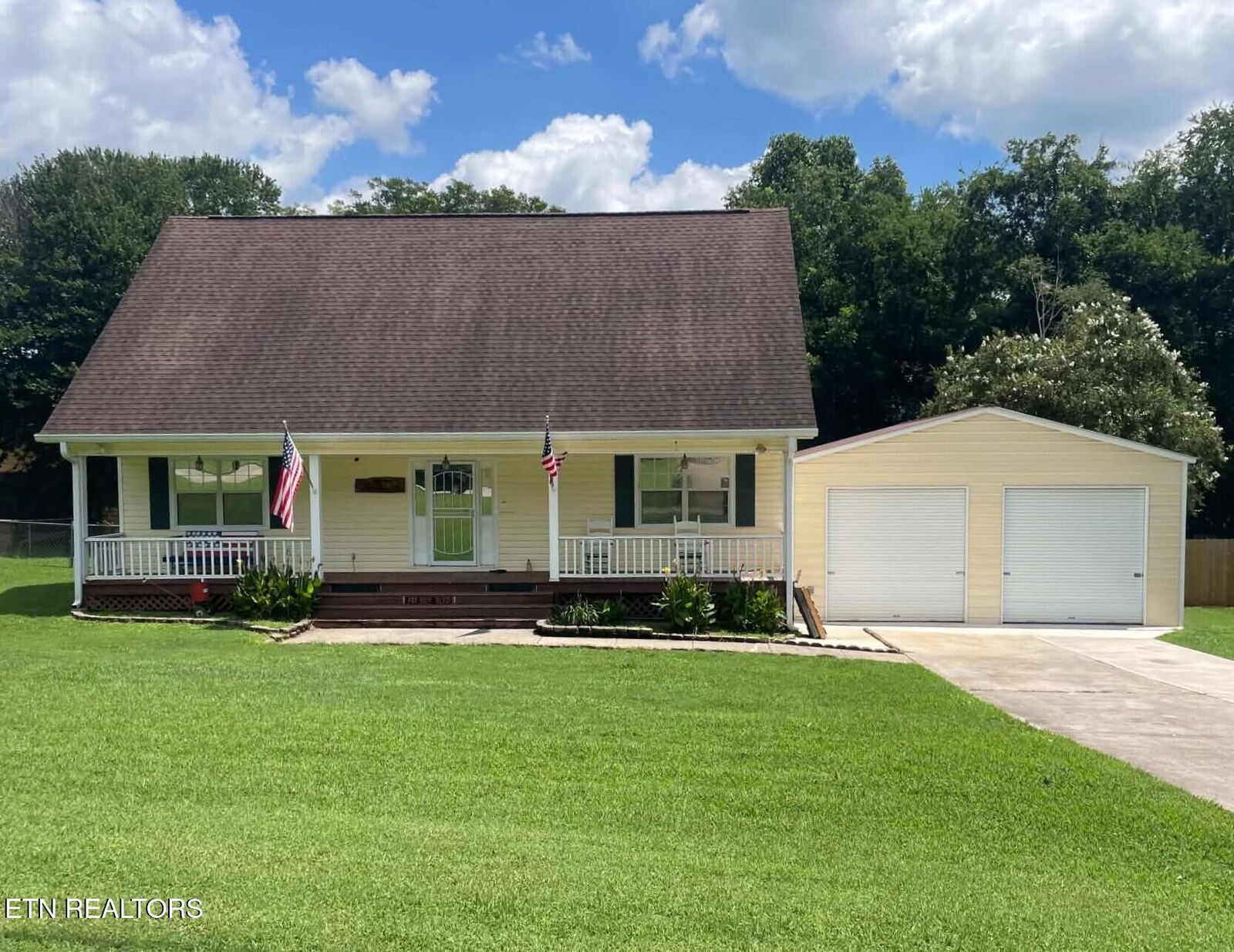 Property Photo:  206 Heuer St  TN 37874 