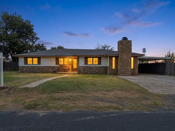 Property Photo: 204 Wilson Street TX 79371