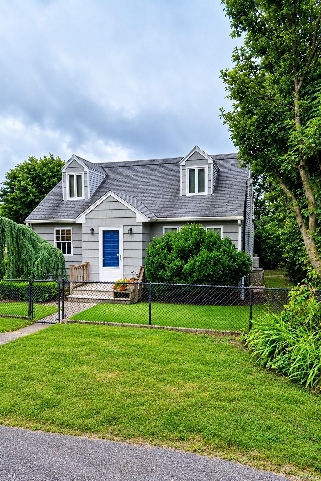Property Photo:  48 Rosemont Avenue  NY 11738 