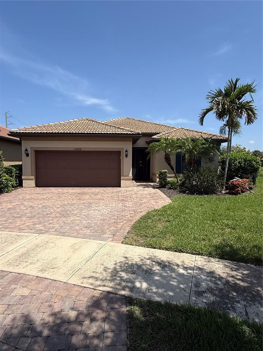 Property Photo:  13908 Karina Street  FL 34293 