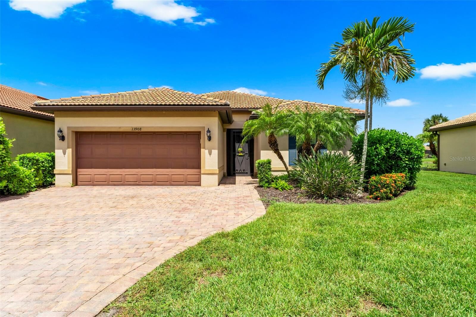Property Photo:  13908 Karina Street  FL 34293 