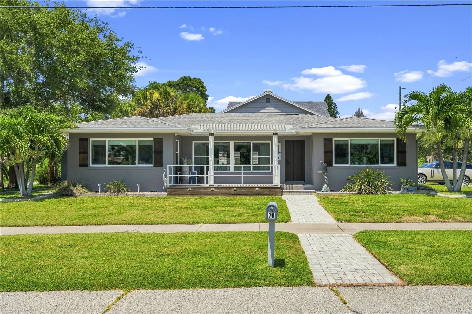 Property Photo: 70 Gardenia Street FL 33767