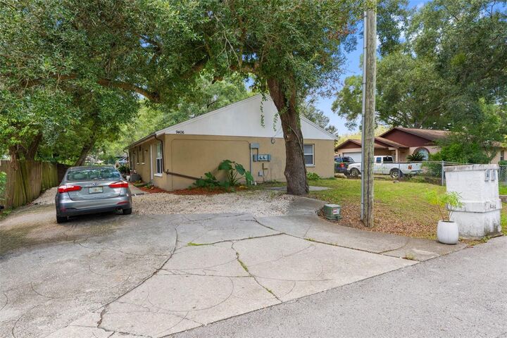 Property Photo: 9406 N Hartts Drive FL 33617