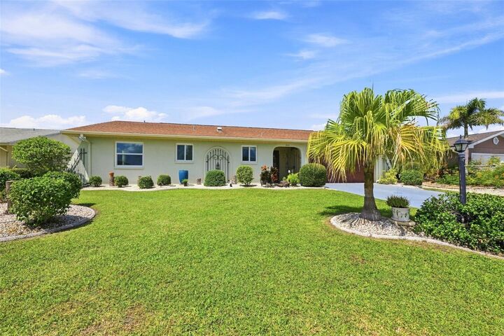 Property Photo:  1804 Fort Duquesna Drive  FL 33573 