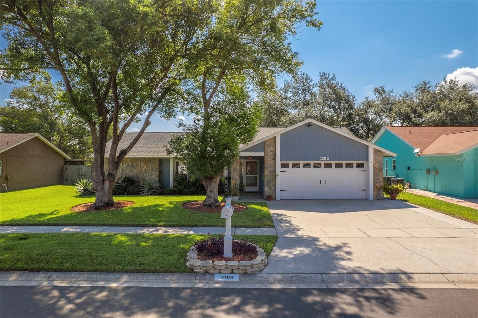 Property Photo: 1305 Windjammer Place FL 33594