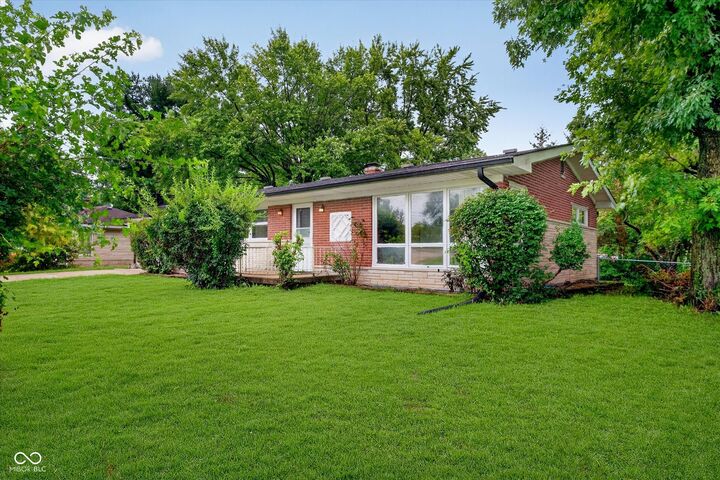 Property Photo: 289 W County Line IN 46142